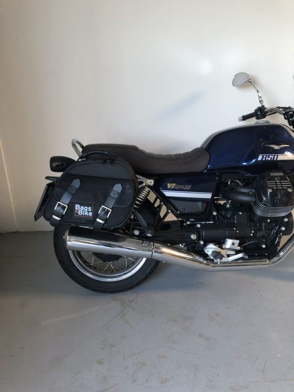 Moto Guzzi V7 850 Borsa Explorer nera