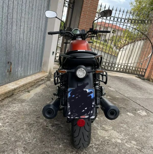 Moto Guzzi V7 850Coppia Telai Laterali per portapacchi per Moto Guzzi V7 03