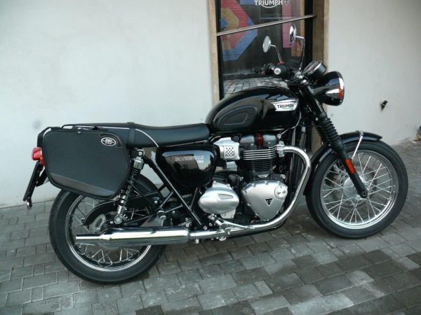 Triumph Bonneville T100 Borse laterali Hurricane 01