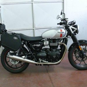 Triumph Street Twin 900 Borse laterali Hurricane 01