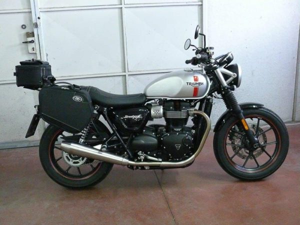 Triumph Street Twin 900 Borse laterali Hurricane 01