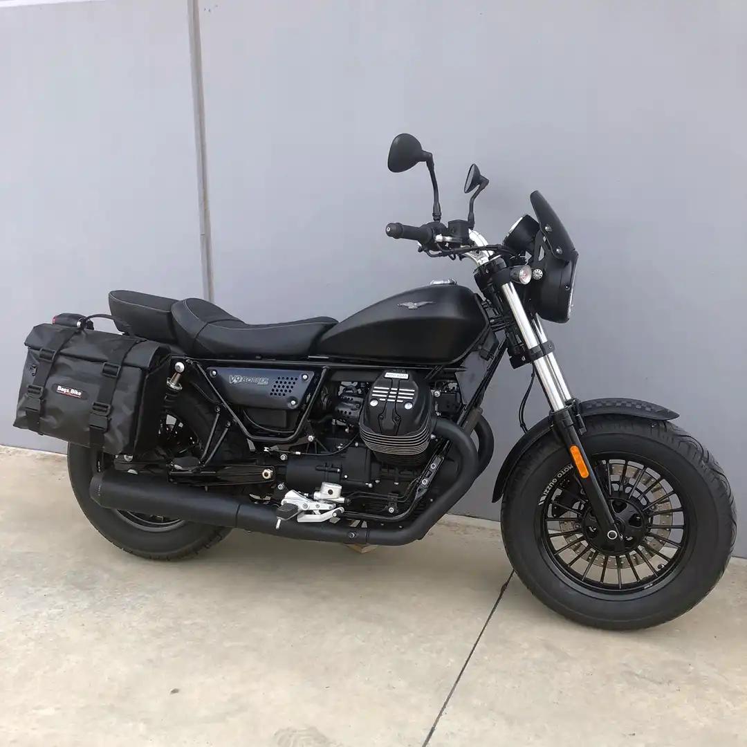 Panniers for Moto Guzzi Bobber, pair of AMIATA side bags - Image 2