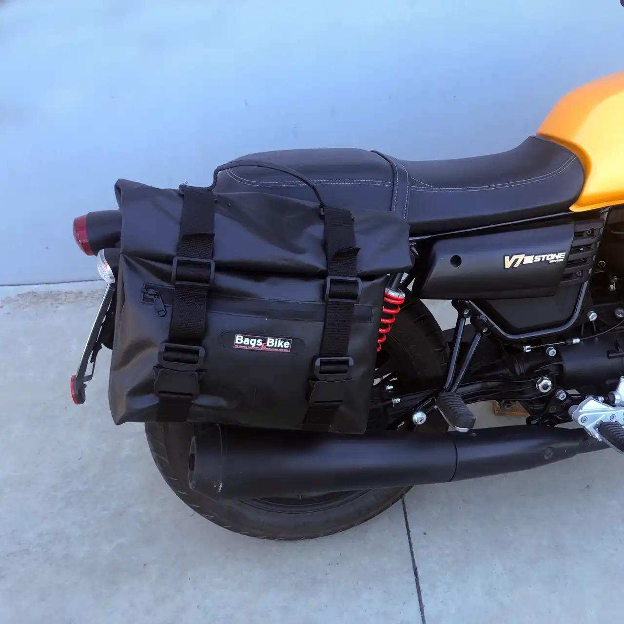 Panniers for Moto Guzzi V7 III, pair of AMIATA side bags - Image 3