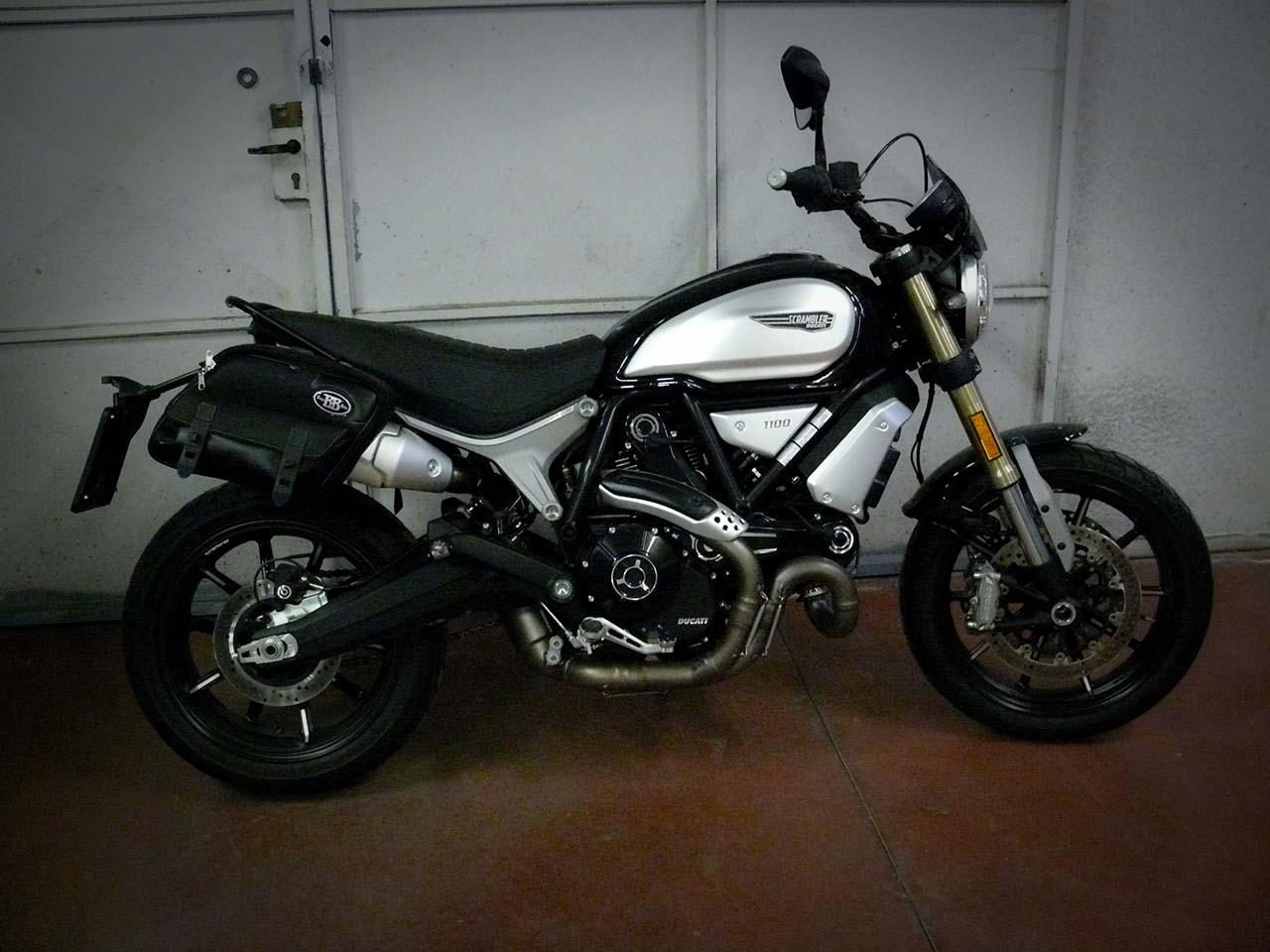 Panniers for Ducati Scrambler 1100, pair of PERFECT side bags