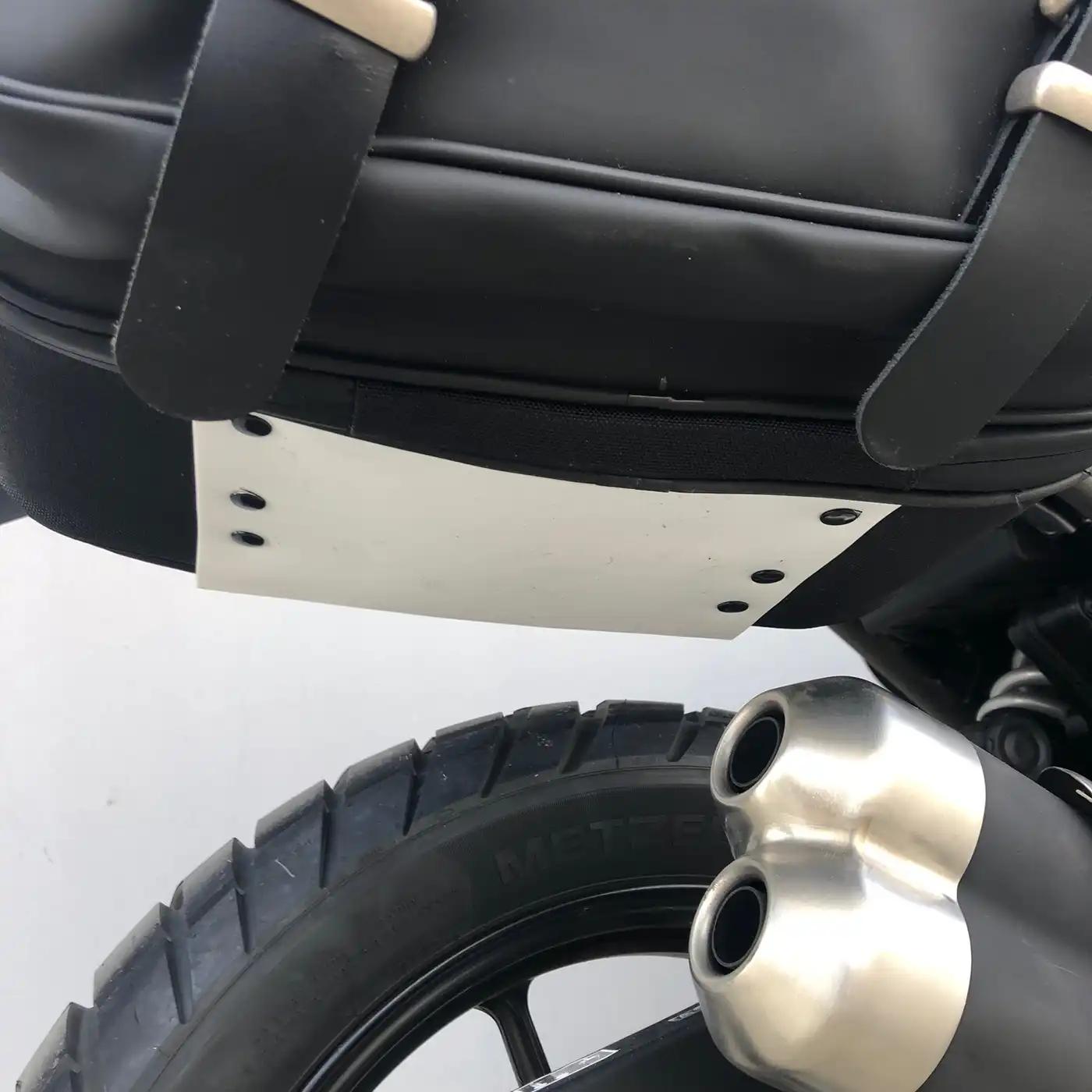 Panniers for Triumph Speed - Scrambler 400, pair of CAMION in Leather side bags - Image 3