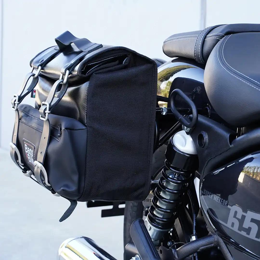 Panniers for Royal Enfield Super Meteor 650, pair of CAMION in Leather side bags - Image 4