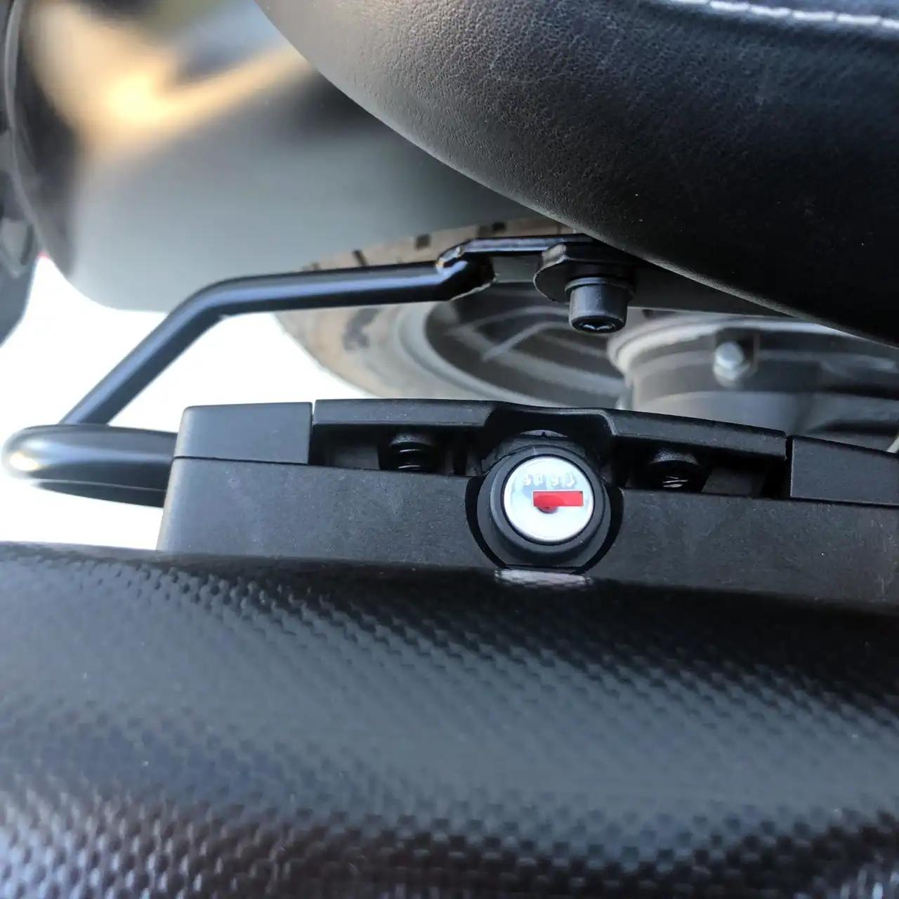 Panniers for Moto Guzzi V7 III, pair of CAMION in Leather side bags - Image 4