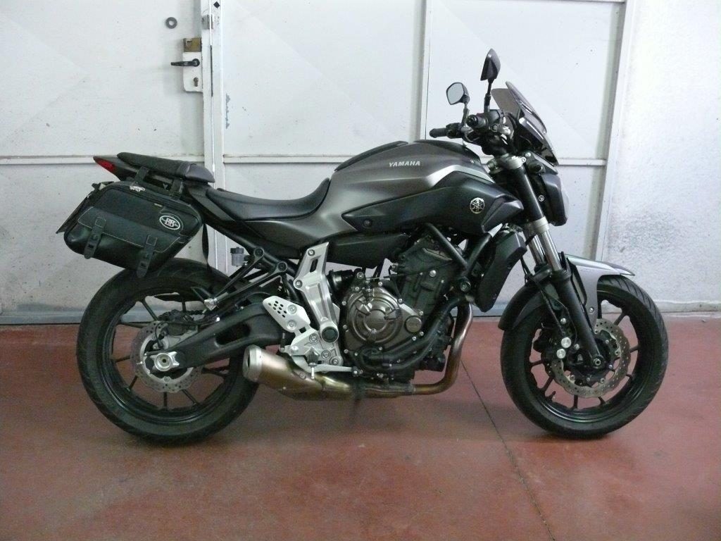 Panniers for Yamaha MT07, pair of PERFECT side bags - Image 5