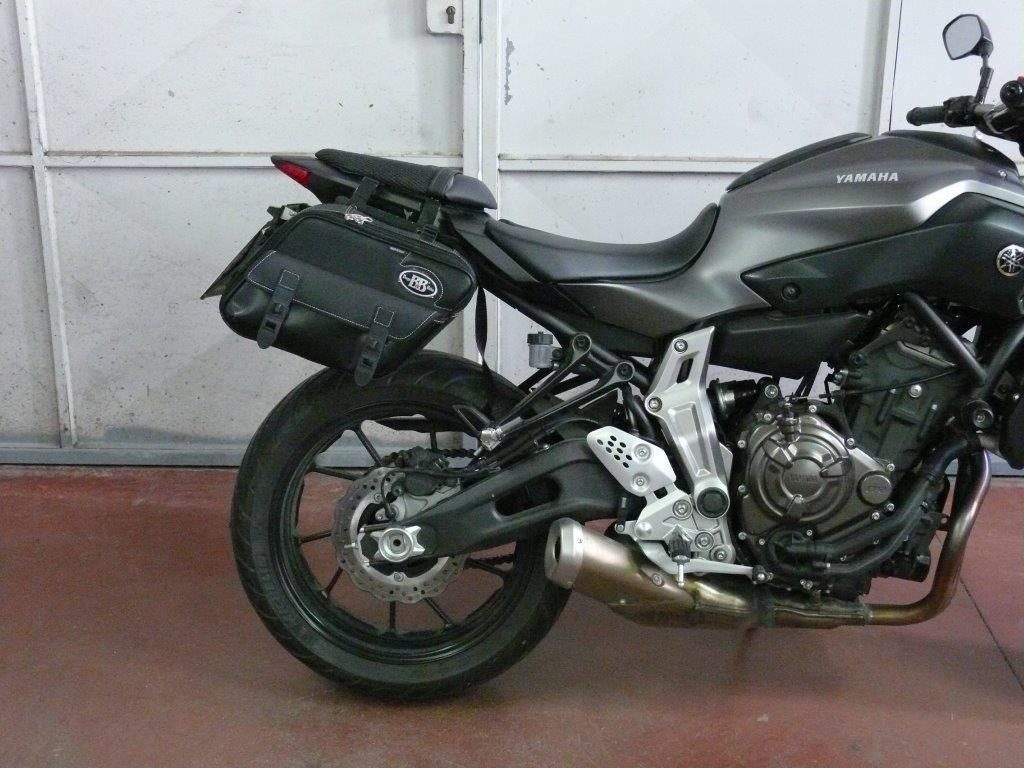 Panniers for Yamaha MT07, pair of PERFECT side bags - Image 6