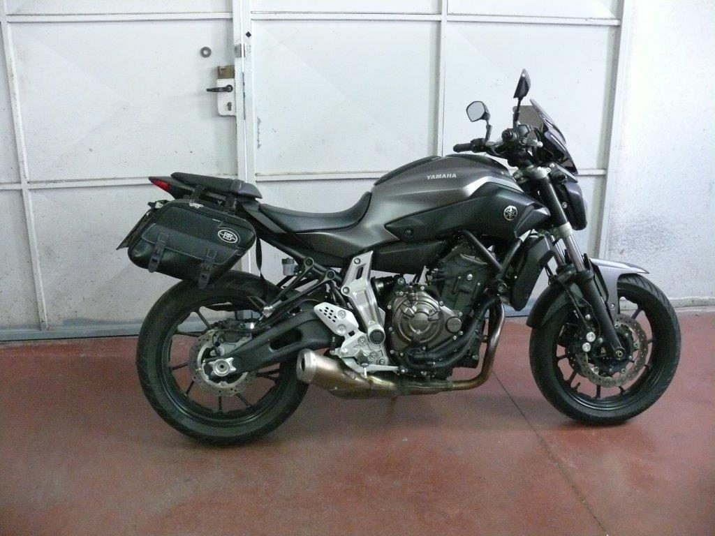 Panniers for Yamaha MT07, pair of PERFECT side bags - Image 7