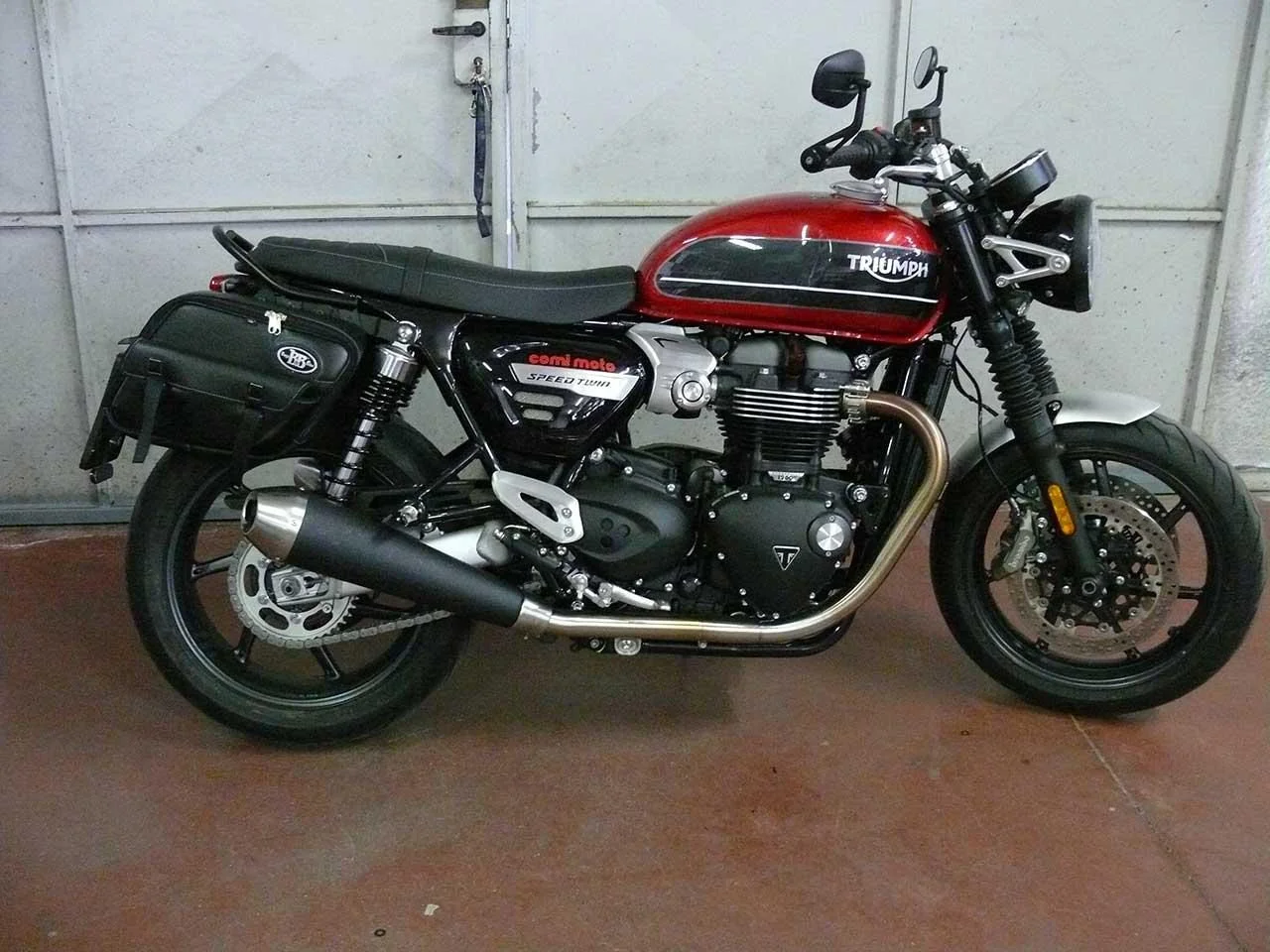 Panniers for Triumph Speed Twin, pair of PERFECT side bags - Image 4