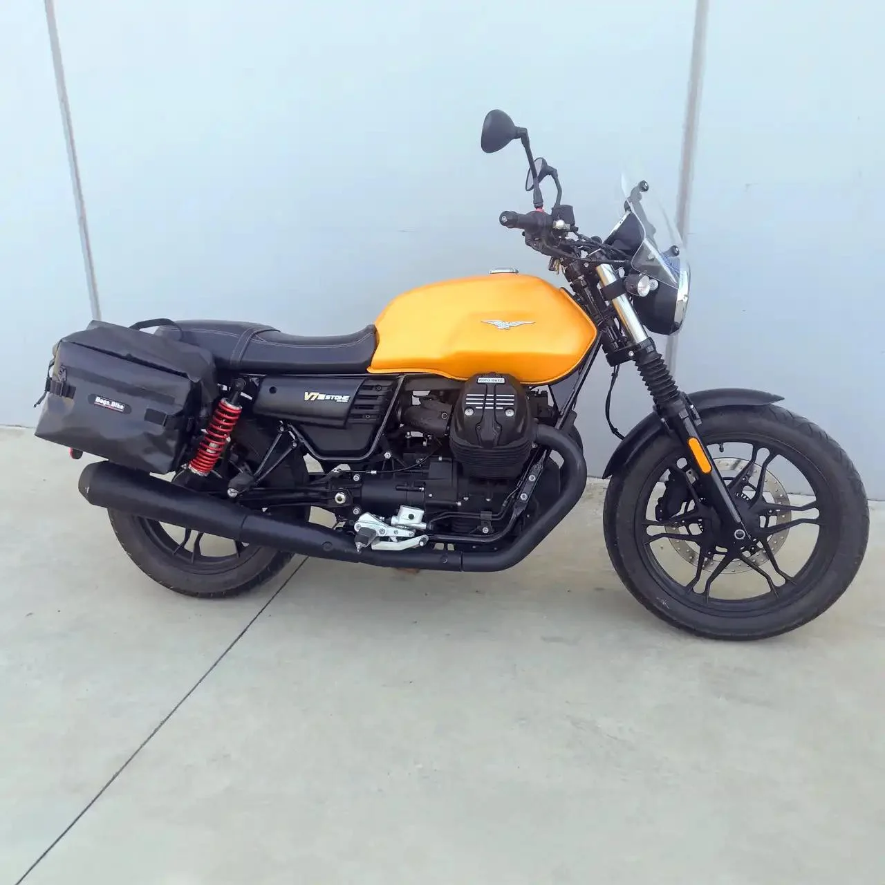 Borse laterali per Moto Guzzi V7 III, coppia di borse CERVINO - immagine 2