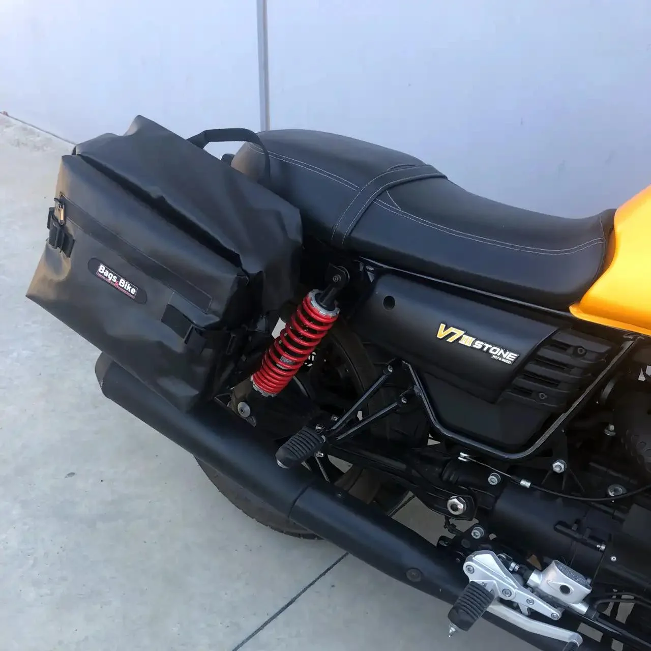 Borse laterali per Moto Guzzi V7 III, coppia di borse CERVINO - immagine 3