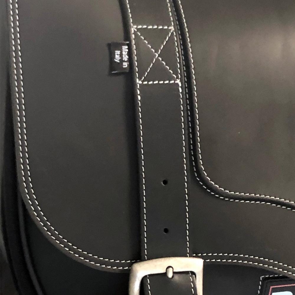 Panniers for Moto Guzzi V7 Special 2021/24, pair of CLASSIC in Black side bags - Image 4