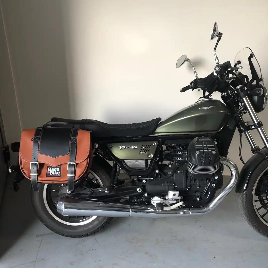 Panniers for Moto Guzzi Roamer, pair of CLASSIC in Leather and Black side bags - Image 4