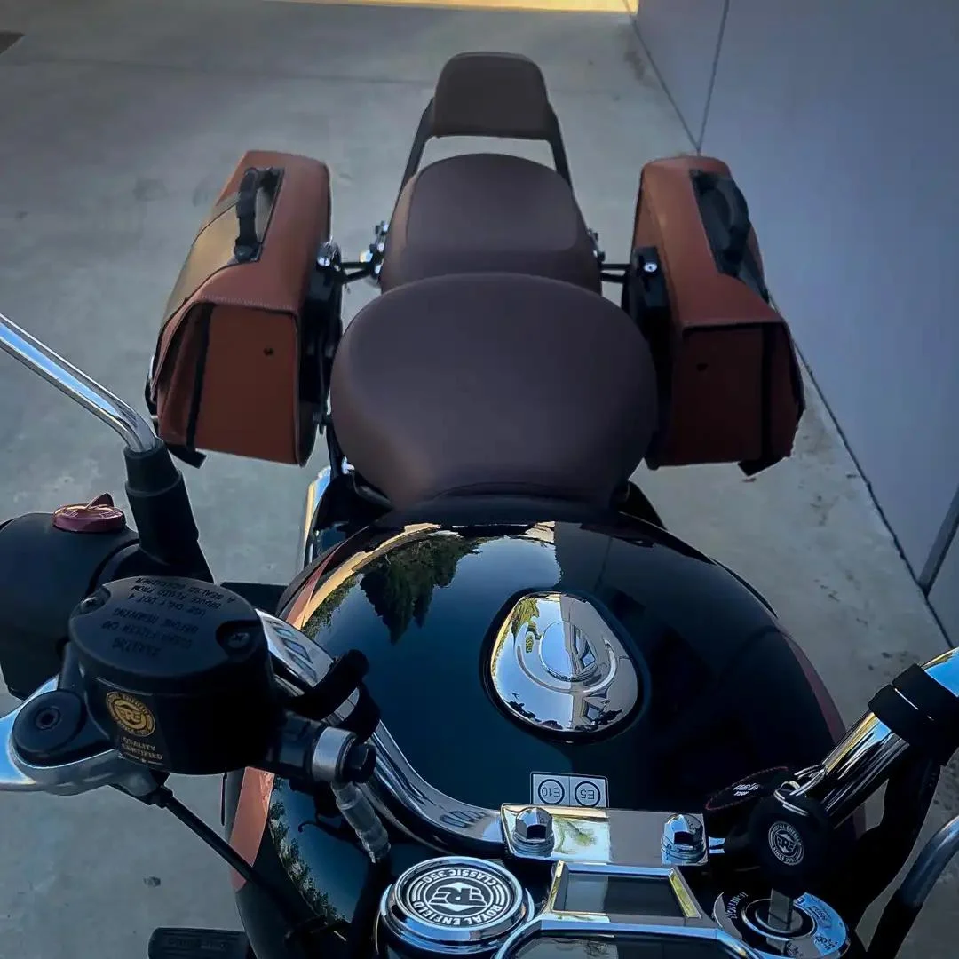 Panniers for Royal Enfield Classic 350, pair of CLASSIC in Leather and Black side bags - Image 3