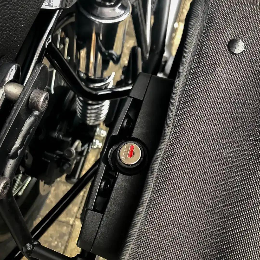Panniers for Royal Enfield Bullet 350, pair of EXCLUSIVE side bags - Image 2