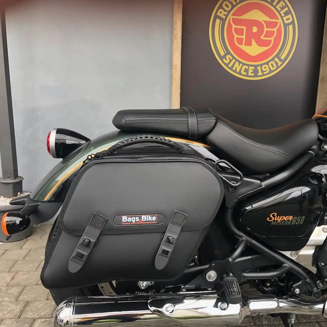 Panniers for Royal Enfield Super Meteor 650, pair of EXCLUSIVE side bags - Image 3