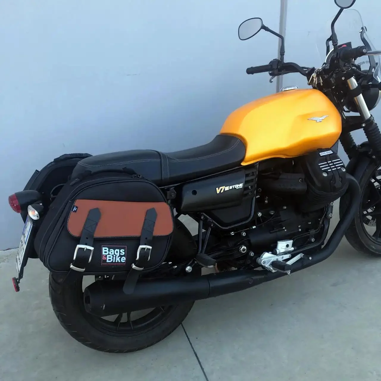 Borse laterali per Moto Guzzi V7 III, coppia di borse EXPLORER in Nera e Cuoio - immagine 2