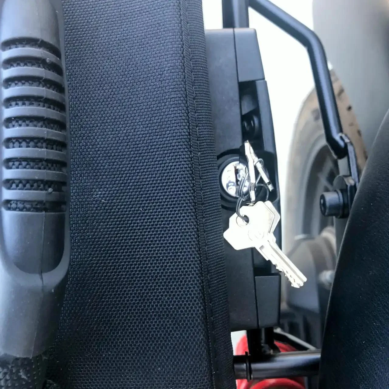 Borse laterali per Moto Guzzi V7 III, coppia di borse EXPLORER in Nera - immagine 3