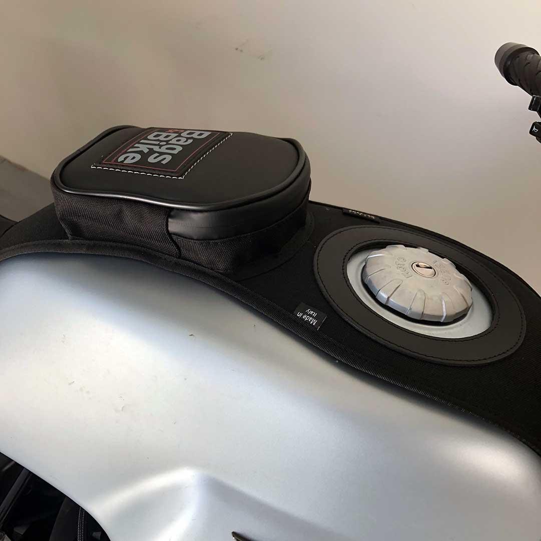 Borsa serbatoio Bags&Bike in Nera, per Moto Guzzi V7 Special 2021/24 - immagine 4