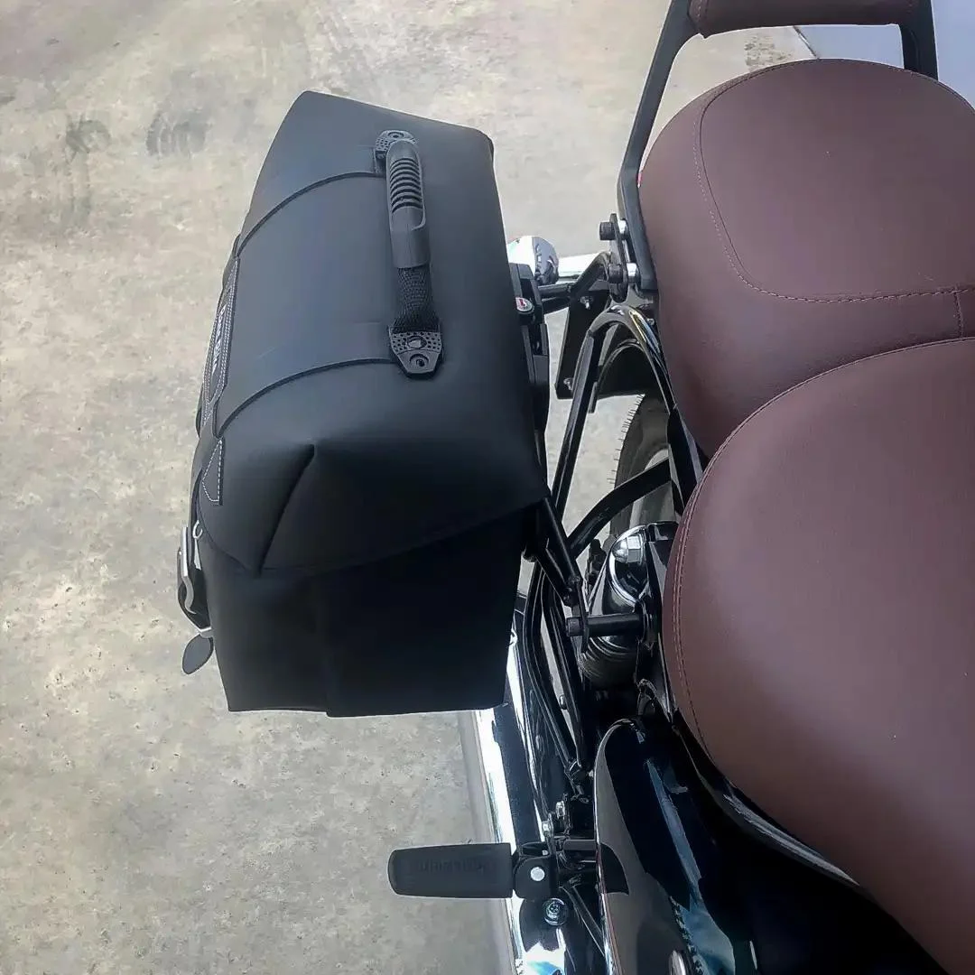 Panniers for Royal Enfield Classic 350, pair of MATRIX side bags - Image 4