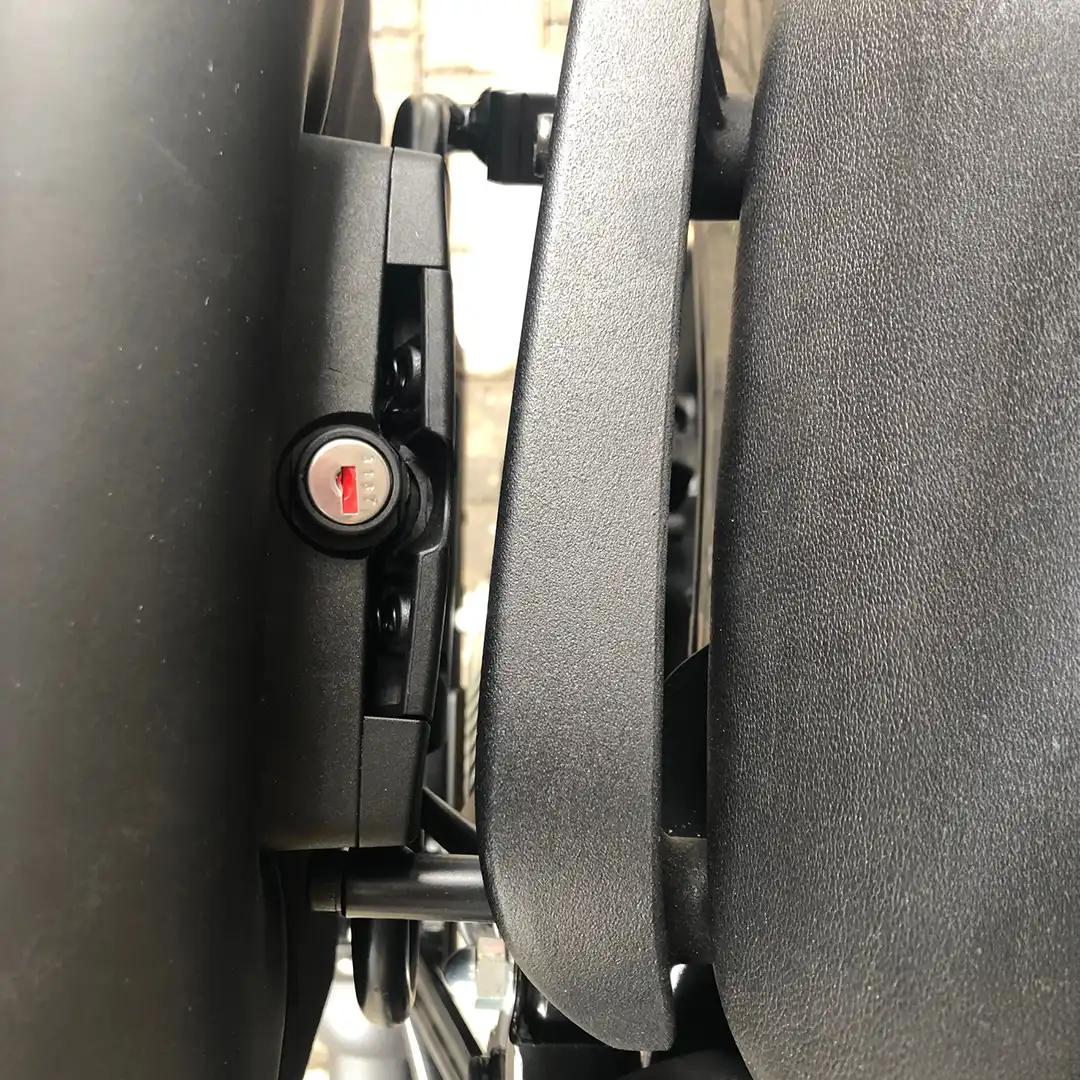 Panniers for Royal Enfield Super Meteor 650, pair of MATRIX side bags - Image 3