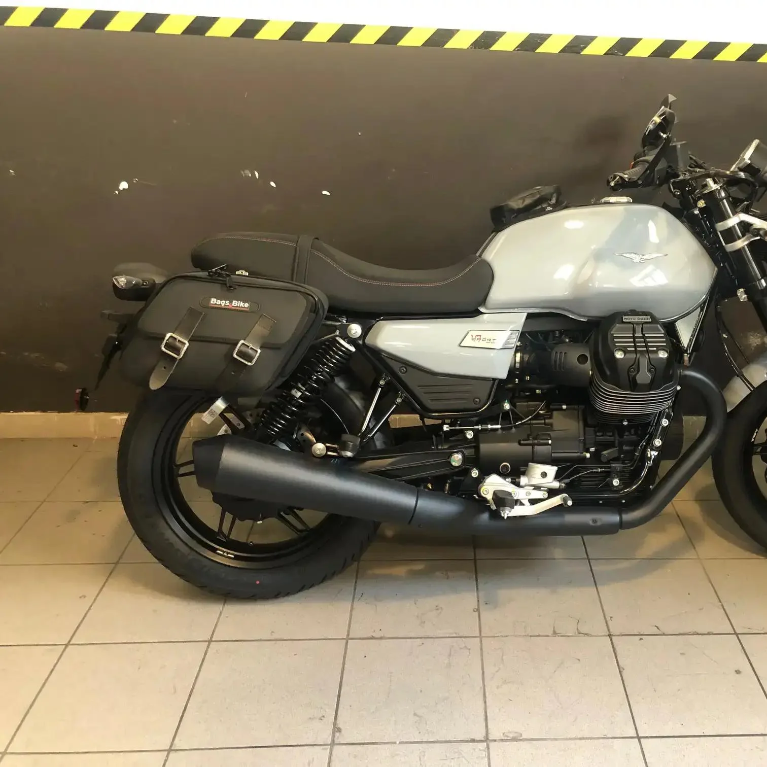 Borse laterali per Moto Guzzi V7 Sport, coppia di borse NEW PERFECT - immagine 2