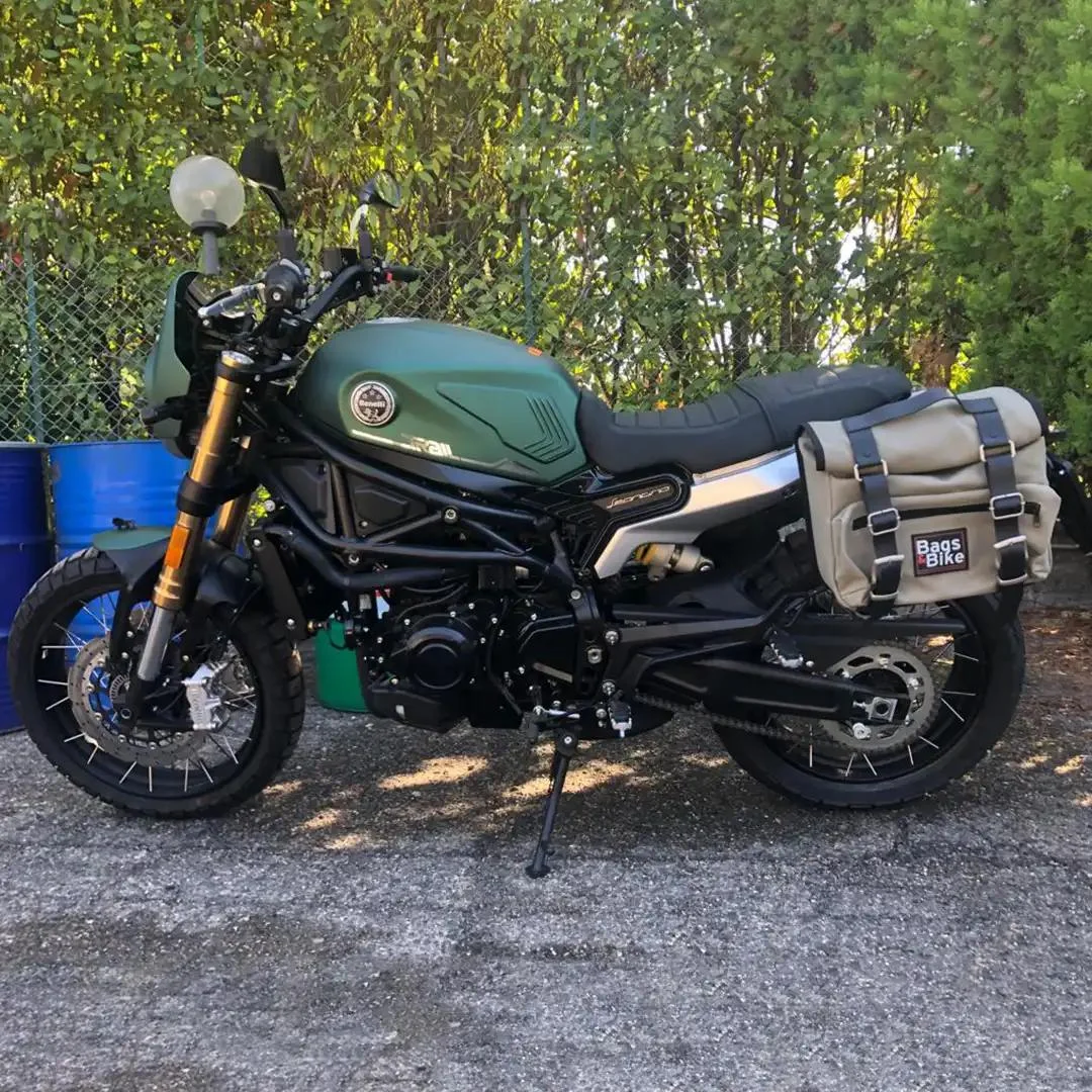 Borsa laterale per Benelli Leoncino 800 Trail, borsa singola SAHARA in Grigio - immagine 3