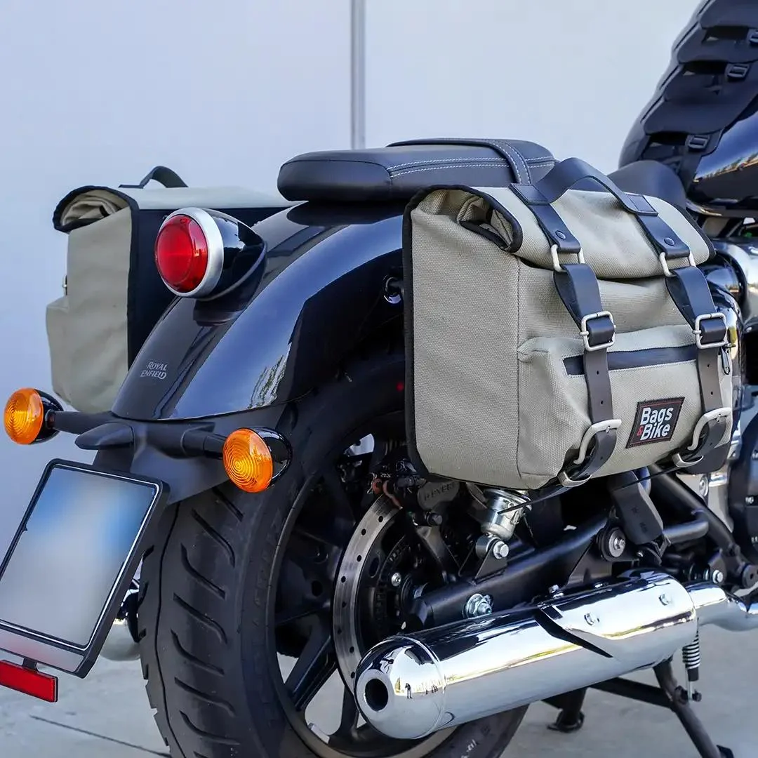 Borse laterali per Royal Enfield Super Meteor 650, coppia di borse SAHARA in Grigio - immagine 4