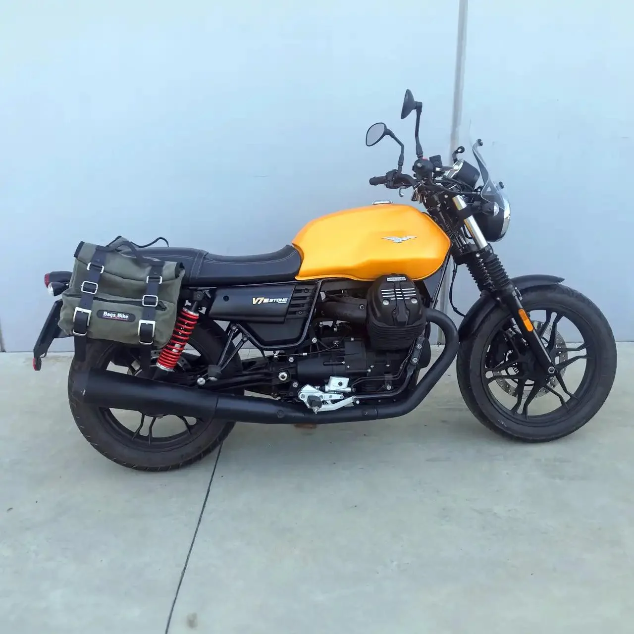 Panniers for Moto Guzzi V7 III, pair of SAHARA in Green side bags - Image 2