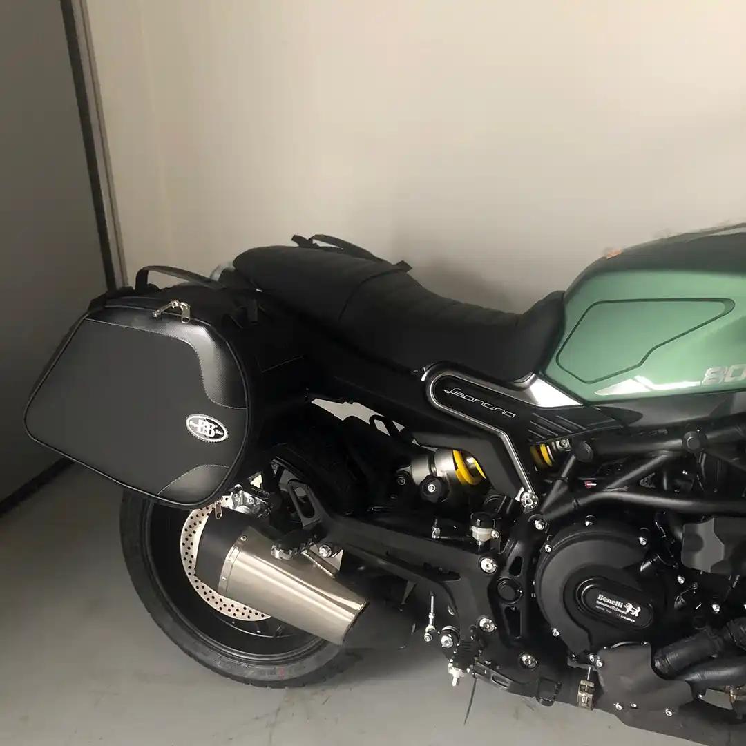 Panniers for Benelli Leoncino 800, pair of SCRAMBLER side bags - Image 2