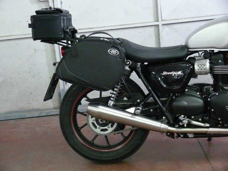 Panniers for Triumph Street Twin, pair of SCRAMBLER side bags - Image 6
