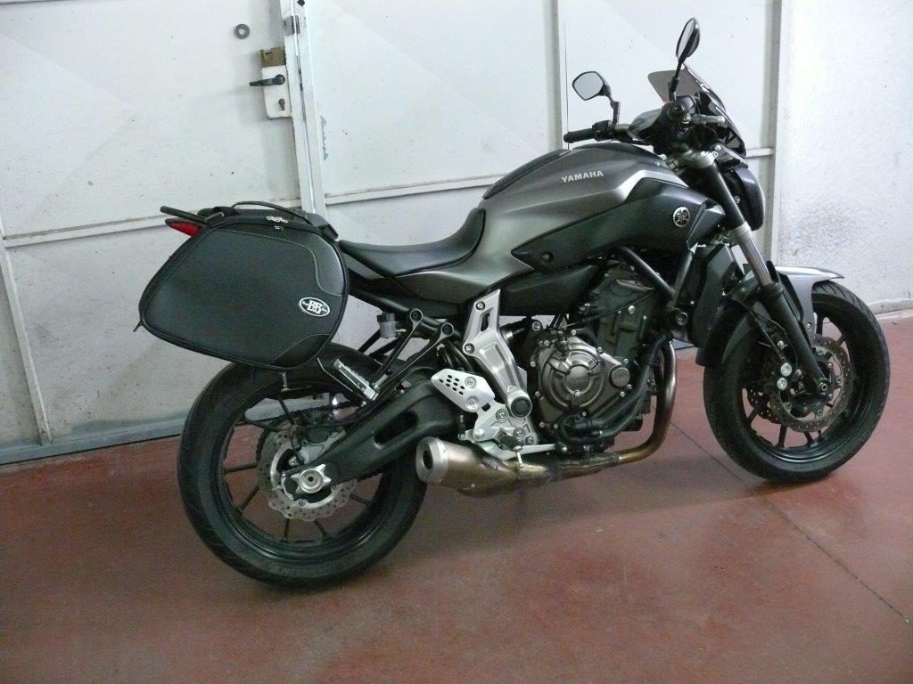 Panniers for Yamaha MT07, pair of SCRAMBLER side bags - Image 6