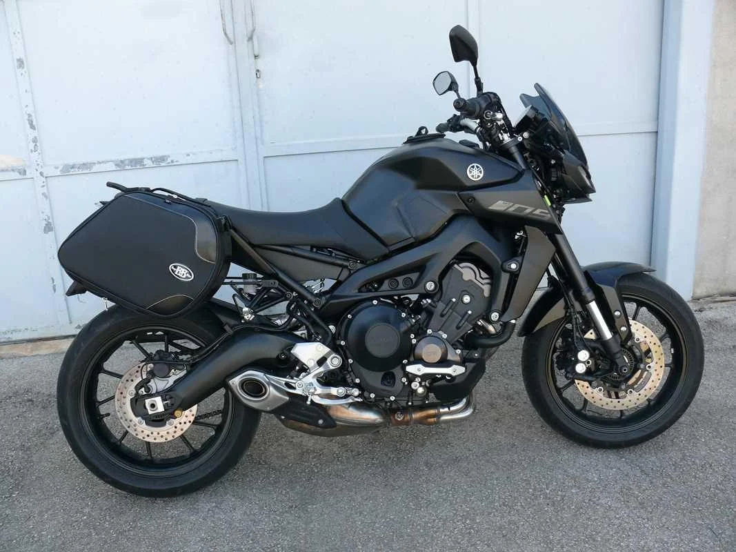 Panniers for Yamaha MT 09 2018, pair of SCRAMBLER side bags - Image 5