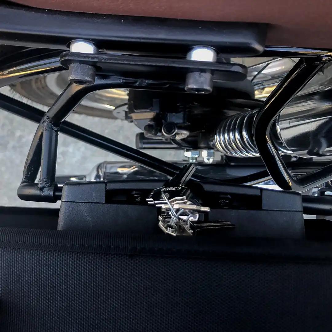 Panniers for Royal Enfield Classic 350, pair of SCRAMBLER side bags - Image 3