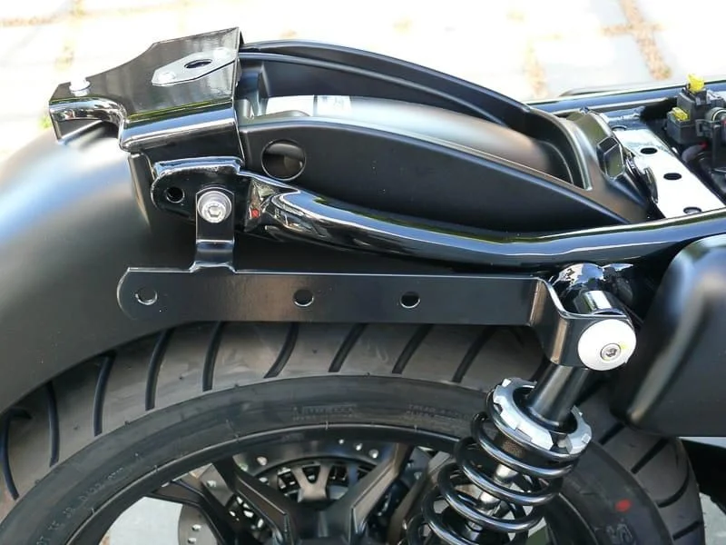 Coppia di staffe multifunzione Bags&Bike, per Moto Guzzi V7 III