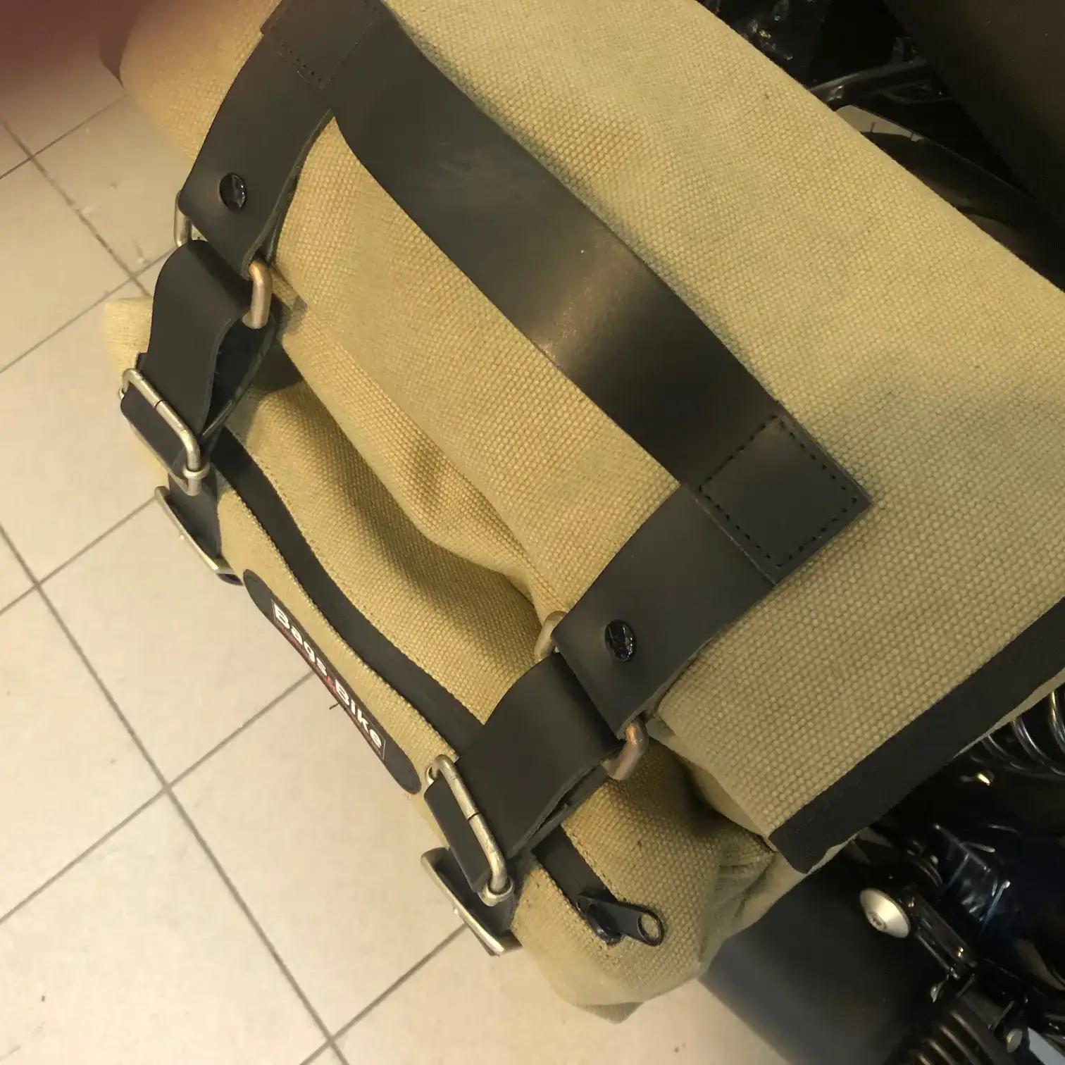 Panniers for Moto Guzzi V7 Sport, pair of SAHARA in Gray side bags - Image 4