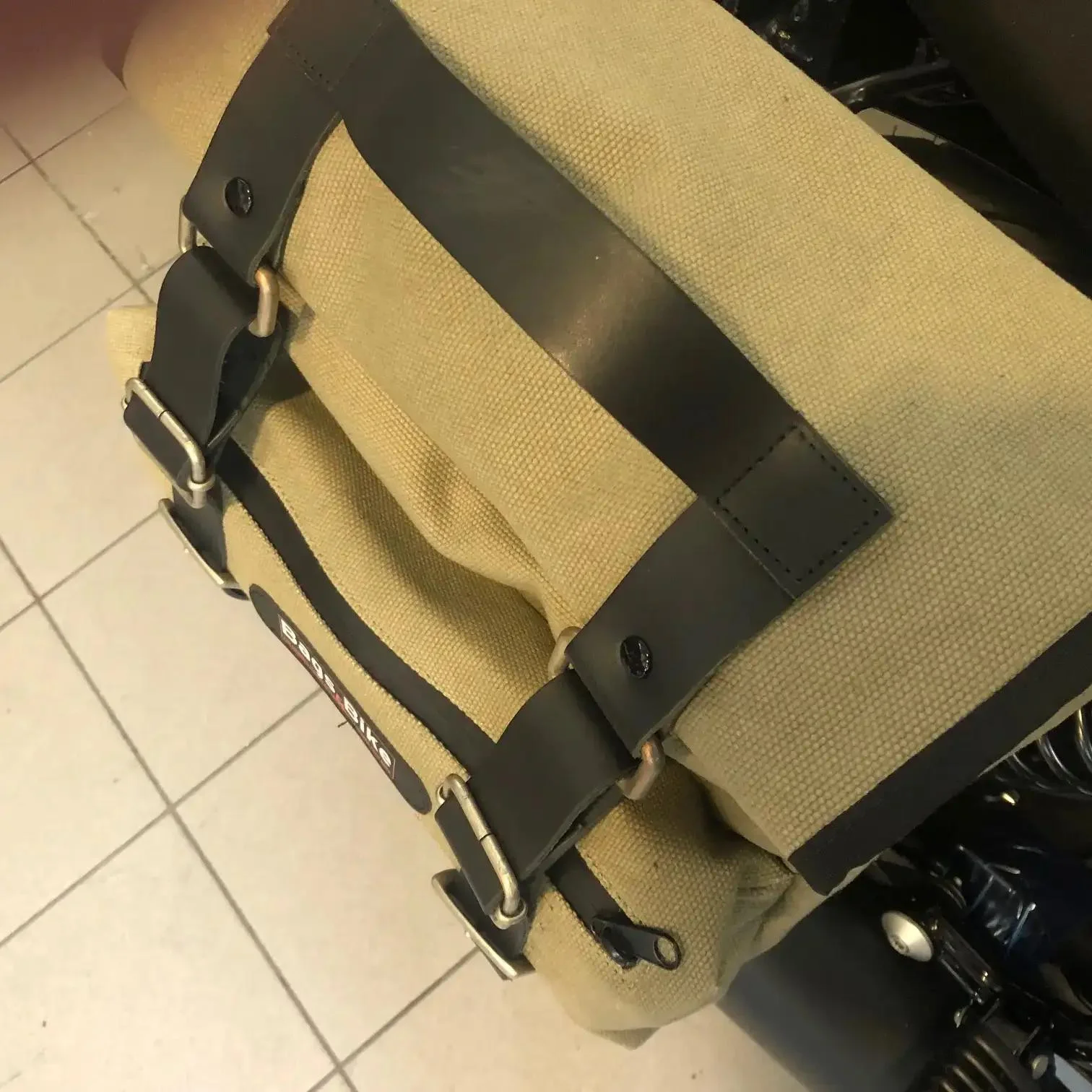 Borse laterali per Moto Guzzi V7 Sport, coppia di borse SAHARA in Grigio - immagine 4