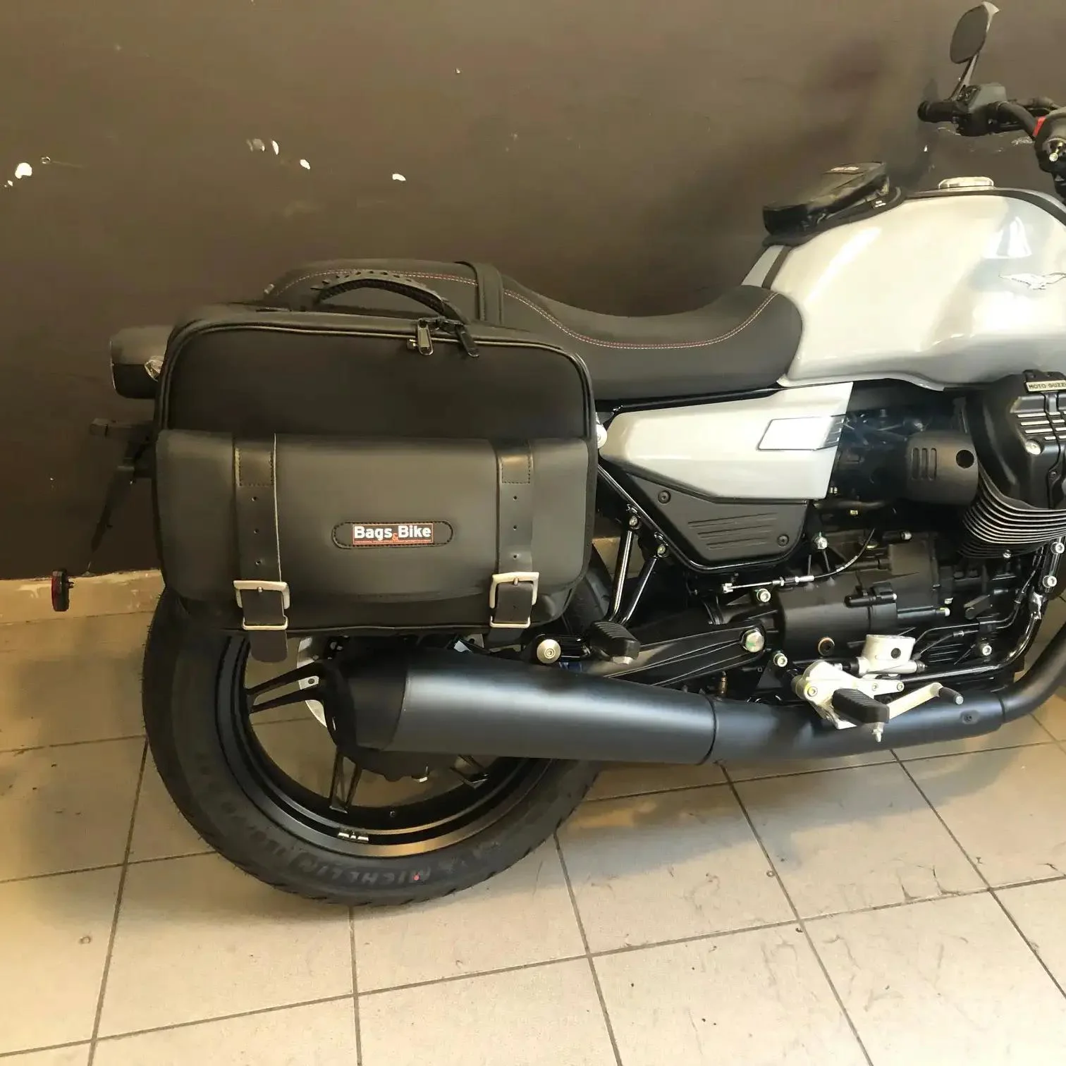 Borse laterali per Moto Guzzi V7 Sport, coppia di borse TRAVEL - immagine 2