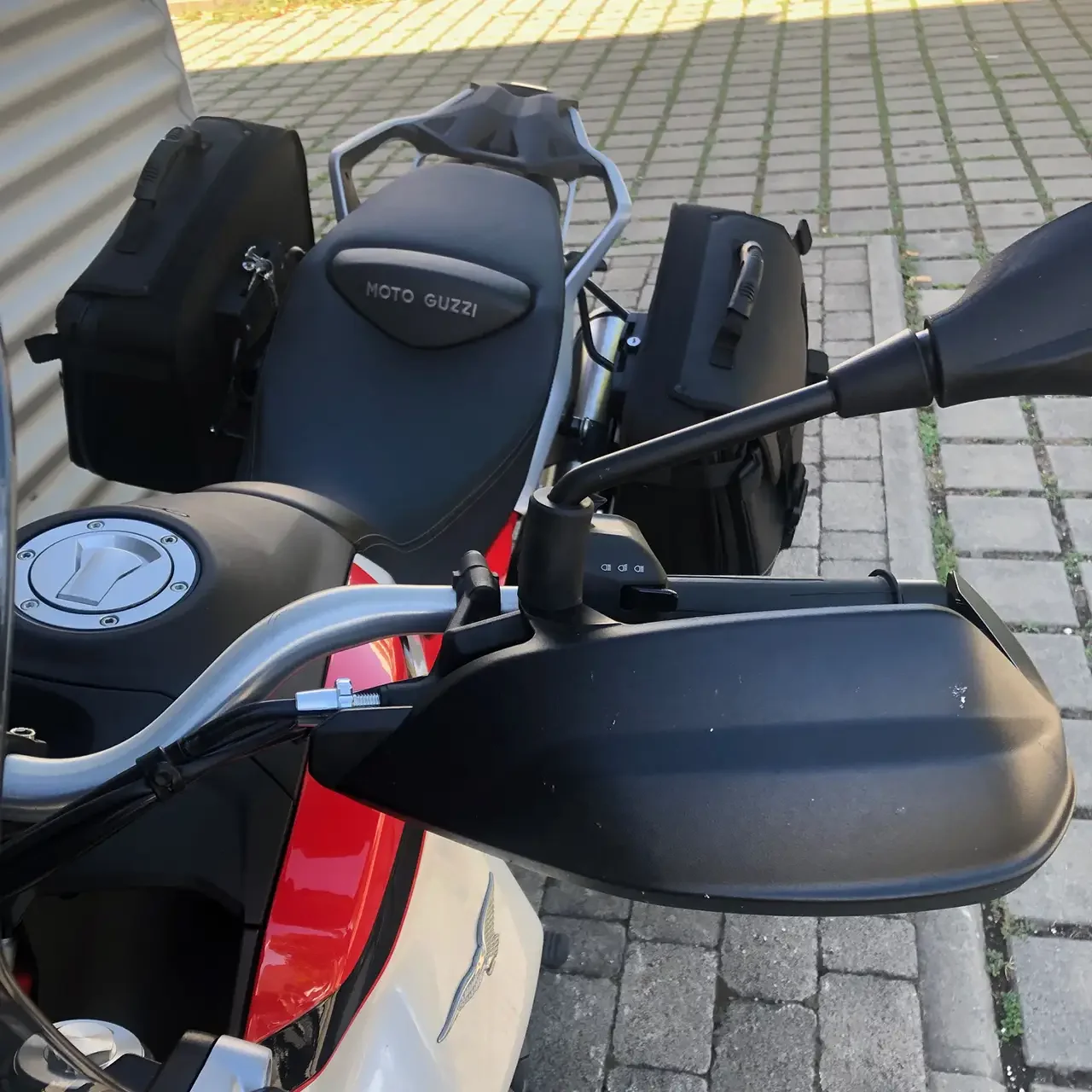 Panniers for Moto Guzzi V85 Strada E TT 2025, pair of ADVENTUR side bags - Image 4