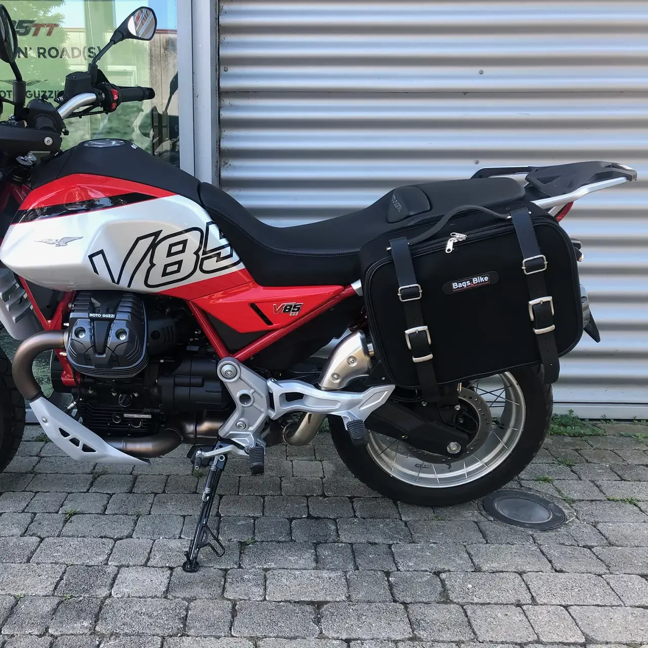 Panniers for Moto Guzzi V85 Strada E TT 2025, pair of CONTAINER side bags - Image 2