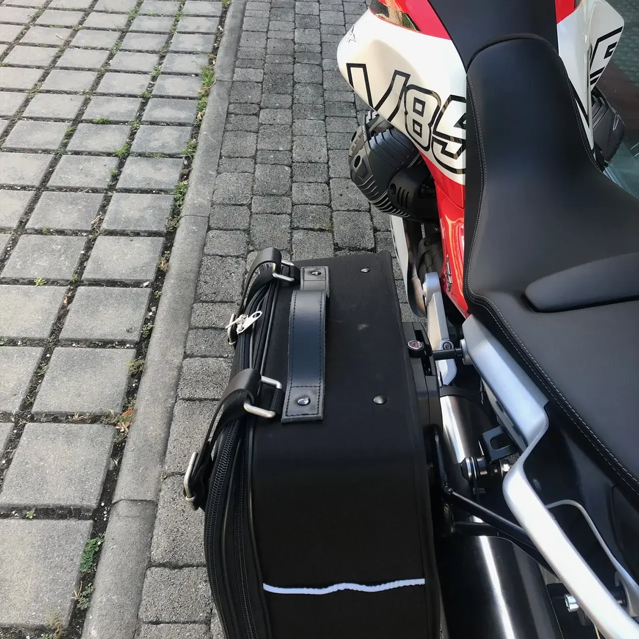 Panniers for Moto Guzzi V85 Strada E TT 2025, pair of CONTAINER side bags - Image 4