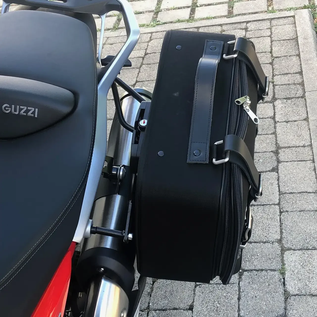 Panniers for Moto Guzzi V85 Strada E TT 2025, pair of CONTAINER side bags - Image 5