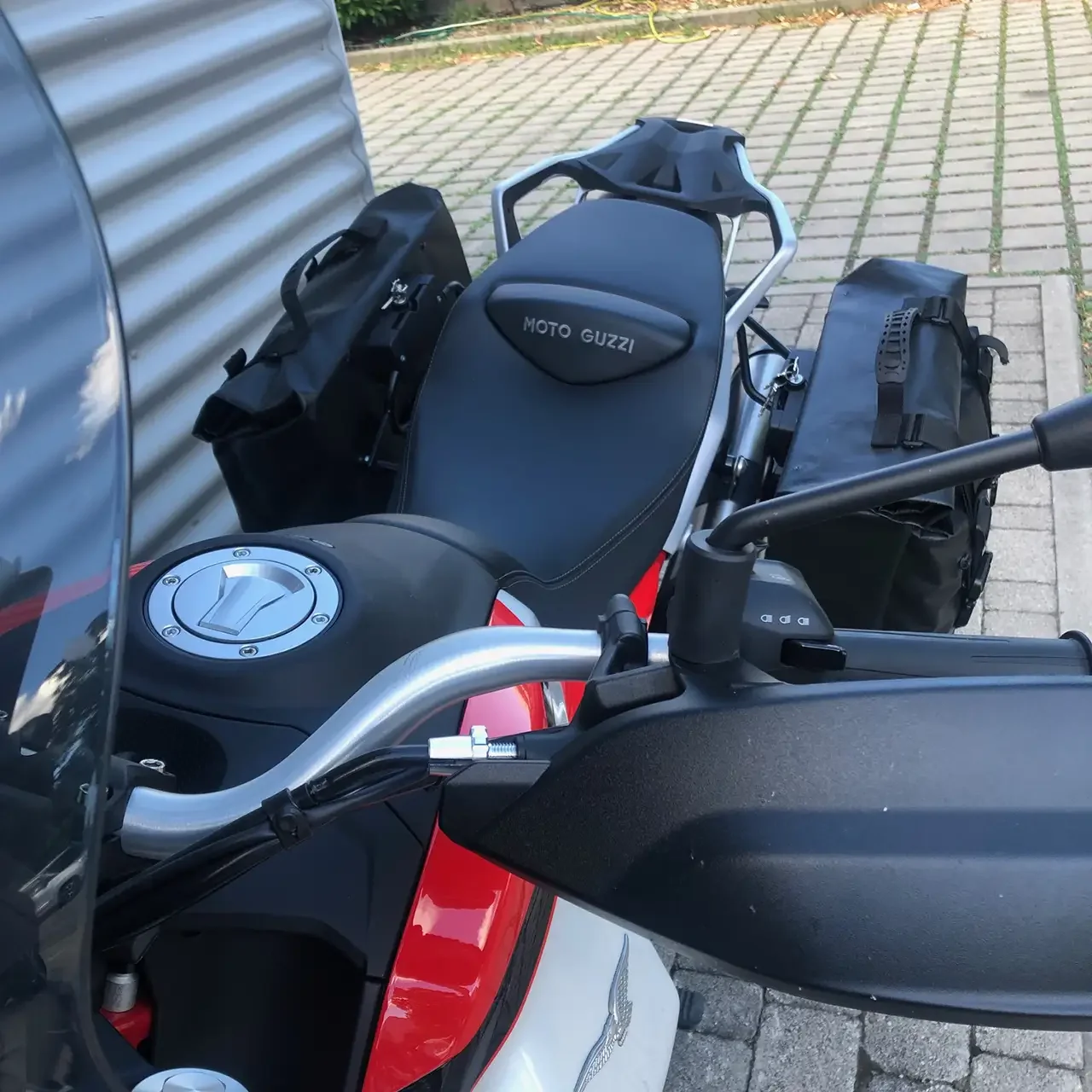 Panniers for Moto Guzzi V85 Strada E TT 2025, pair of DOLOMITI side bags - Image 4