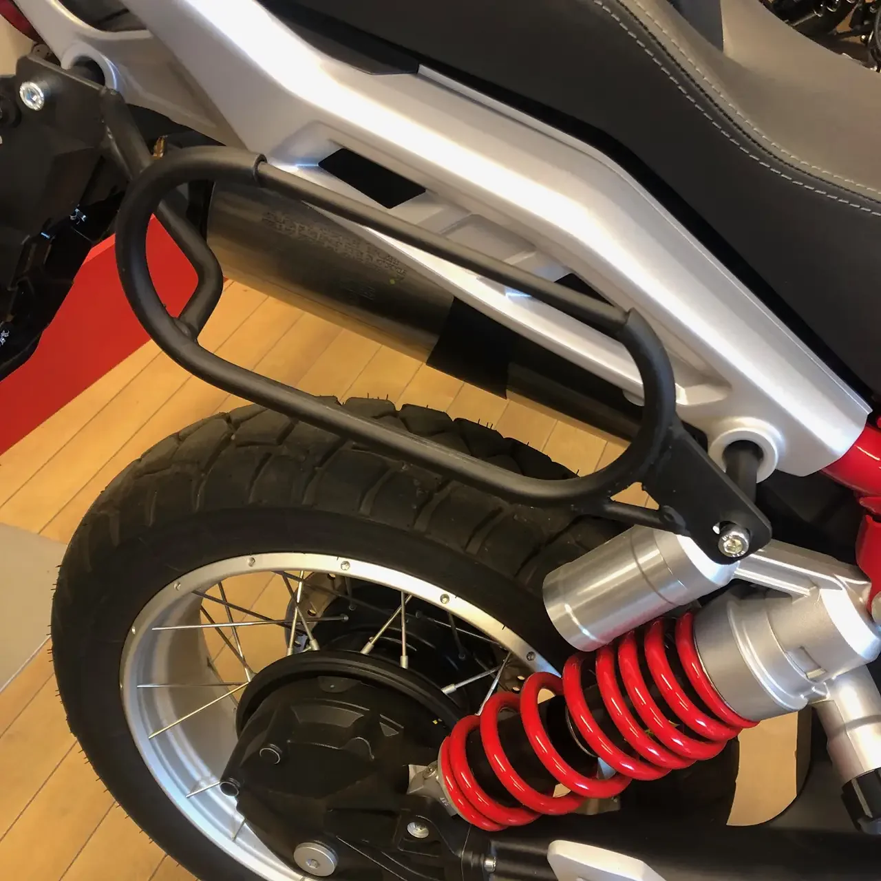 Pair of frames Bags&Bike, for Moto Guzzi V85 Strada E TT 2025 - Image 2