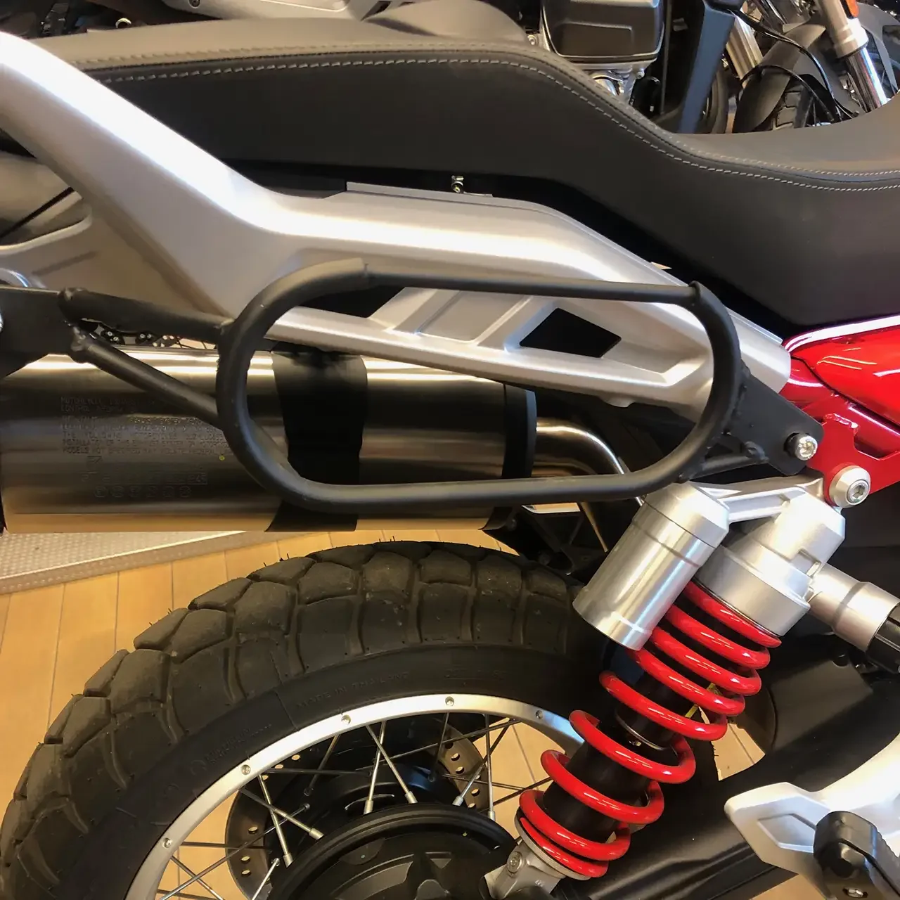 Pair of frames Bags&Bike, for Moto Guzzi V85 Strada E TT 2025 - Image 3