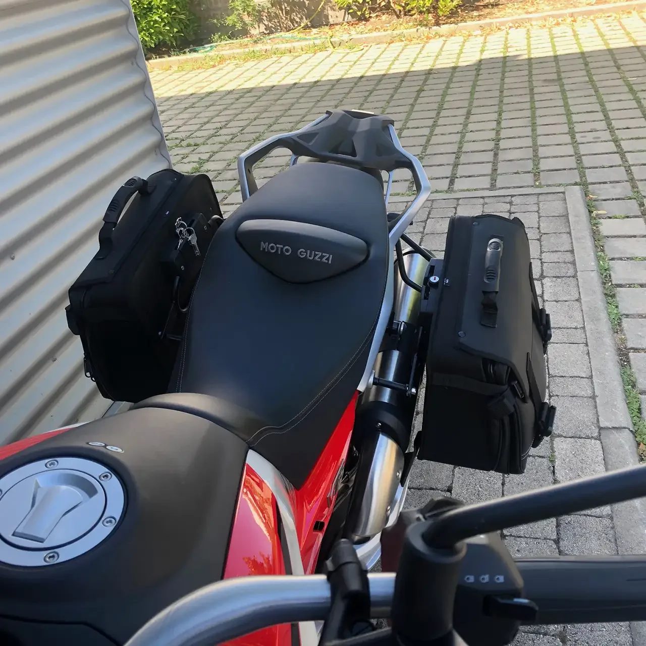 Panniers for Moto Guzzi V85 Strada E TT 2025, pair of TREKKER side bags - Image 3